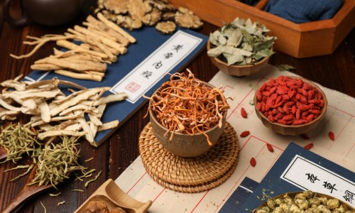 脚凉出汗肚子疼发烧网-分享脚冷肚子凉闹肚子，肚子冰凉脚却发热知识库